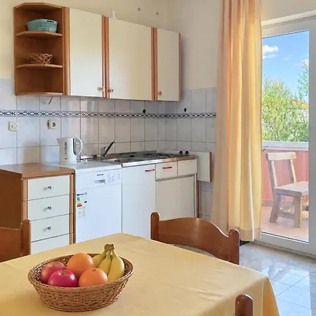 1 Bedroom Gorgeous Apartment In Razanac Apartament Ražanac
