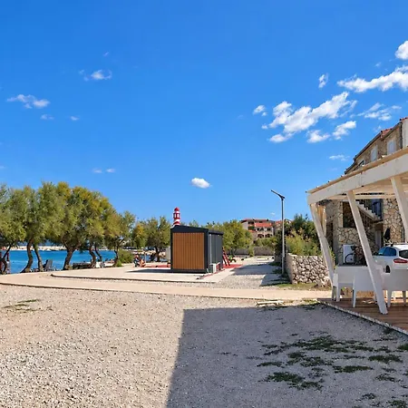 1 Bedroom Gorgeous Apartment In Razanac